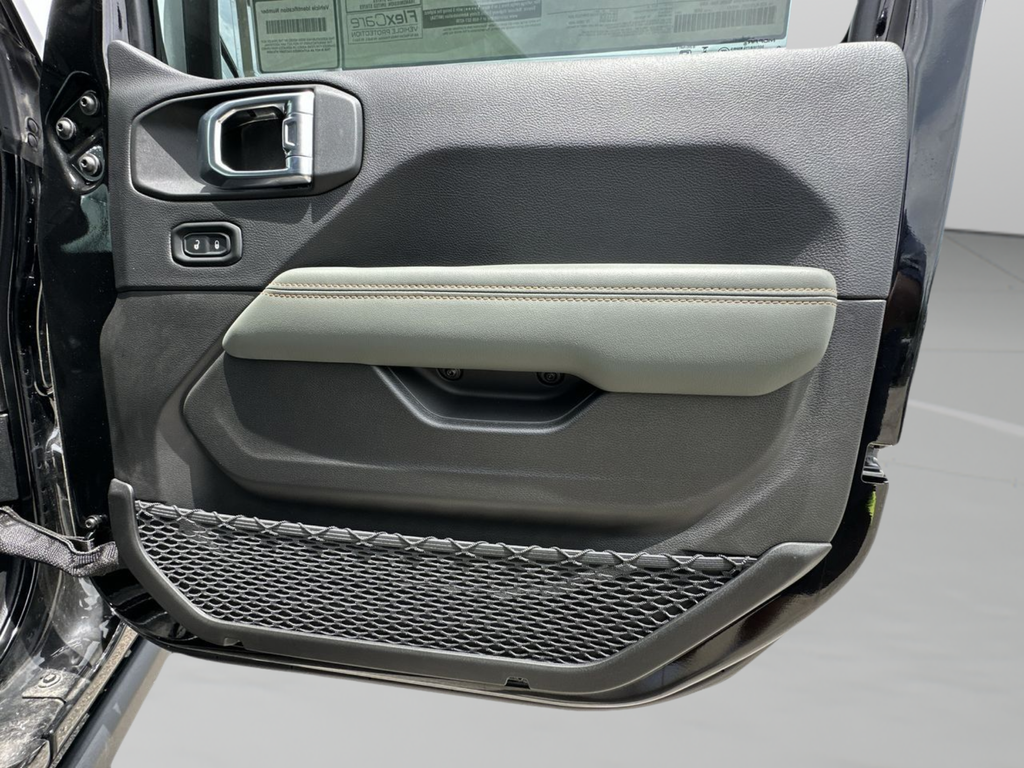New 2026 Black Clear-Coat Exterior Paint Jeep Mojave X image 31