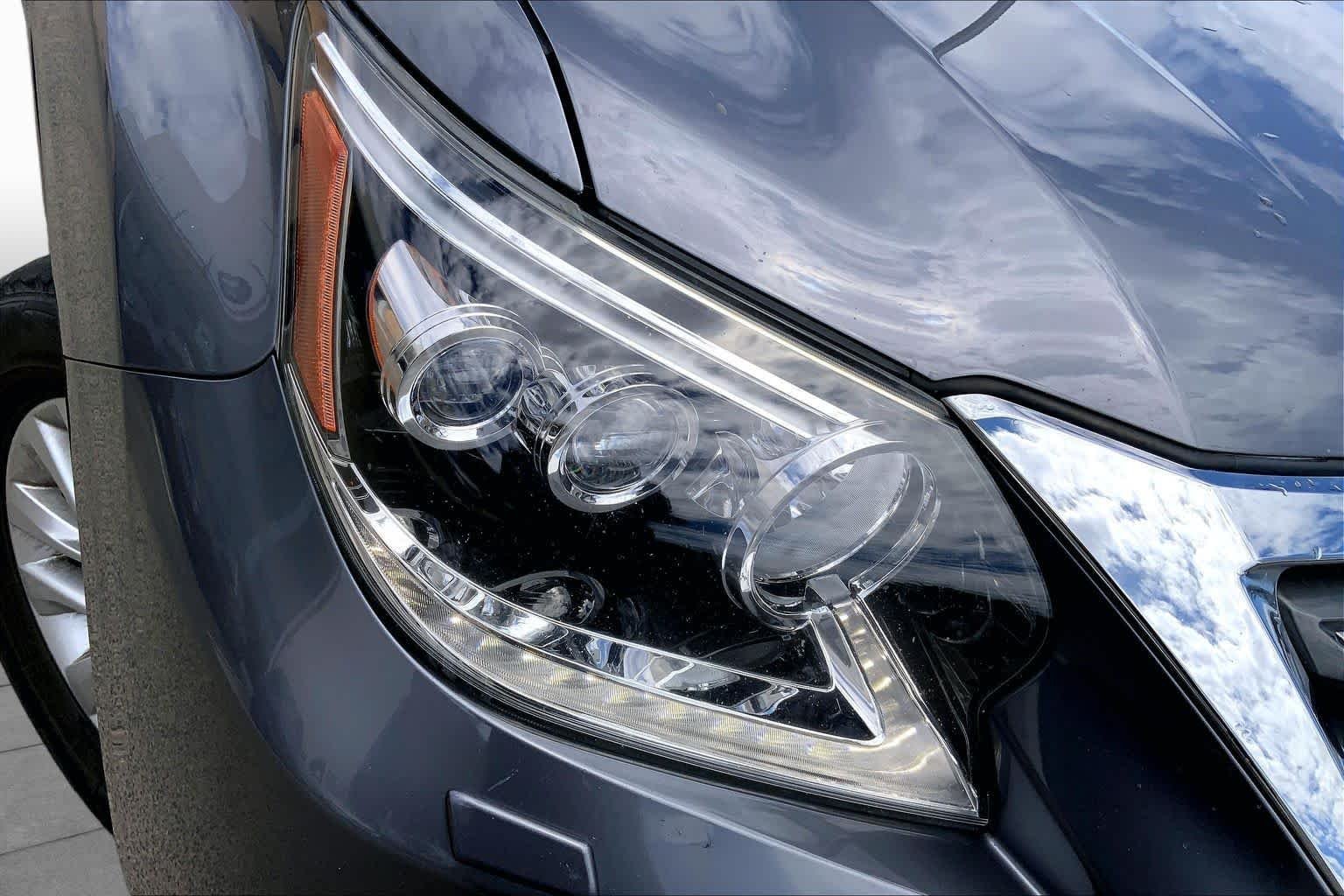 Used 2019 Nebula Gray Pearl Lexus Premium image 22
