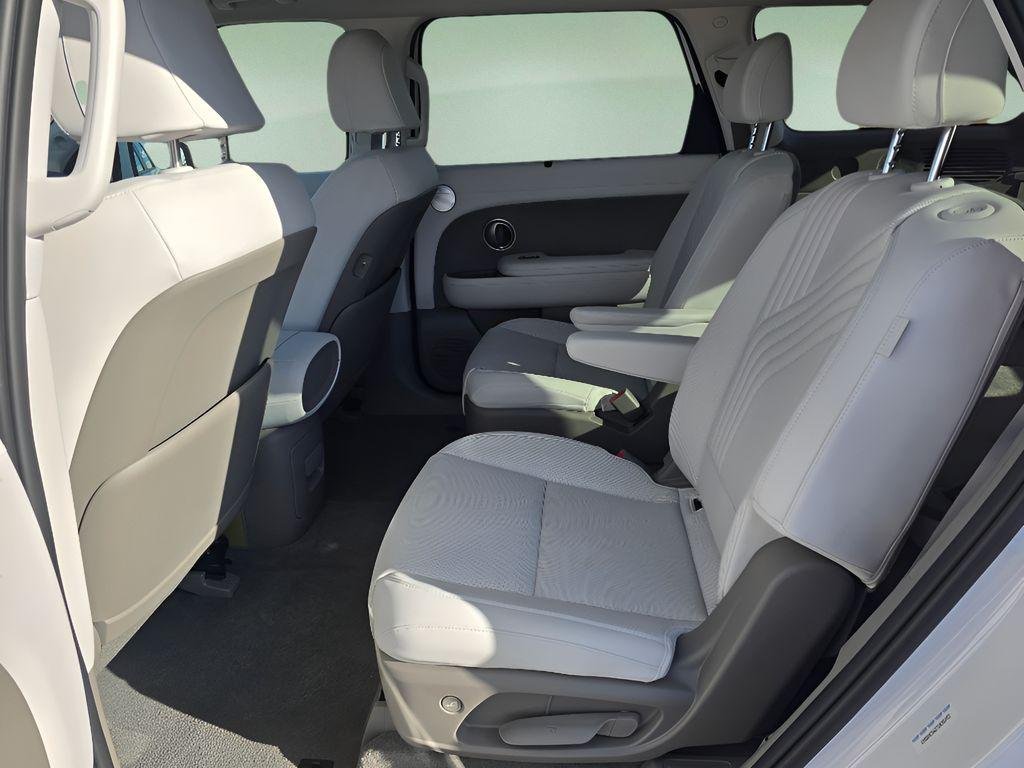 New 2026 Creamy White Pearl Hyundai SEL Premium AWD image 15