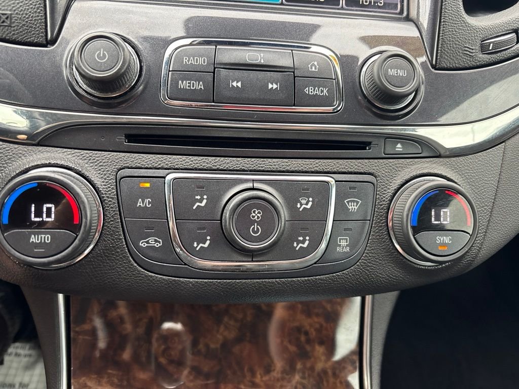 Used 2015 Blue Chevrolet LTZ image 24