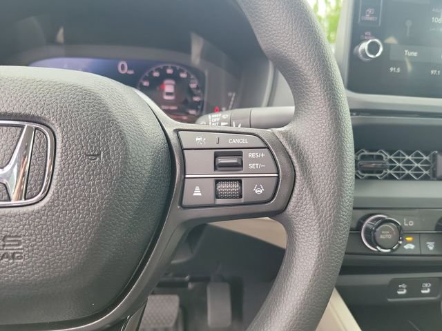 New 2026 Platinum White Pearl Honda LX image 16