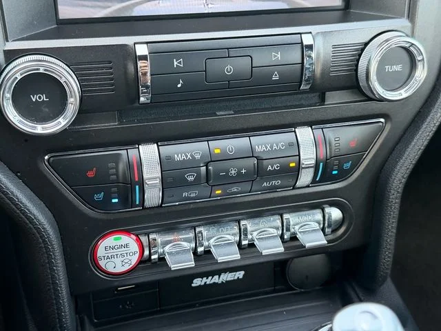 Used 2016 Magnetic Ford GT Premium image 21