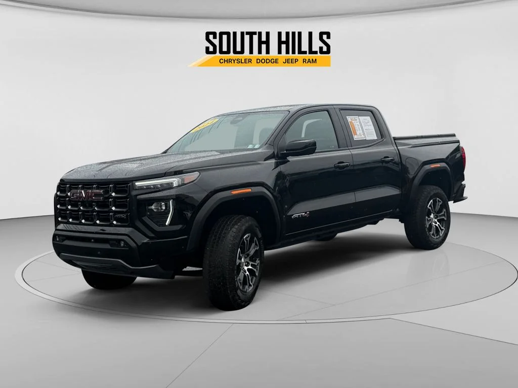 2024 GMC Canyon 4WD AT4 Crew Cab Short Box's photo