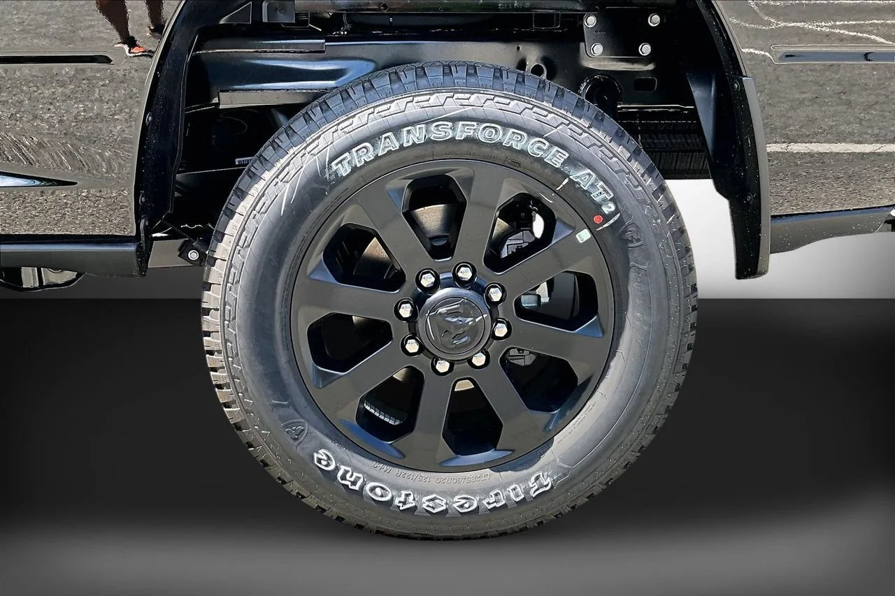 New 2026 Diamond Black Crystal Pearlcoat RAM Big Horn image 31