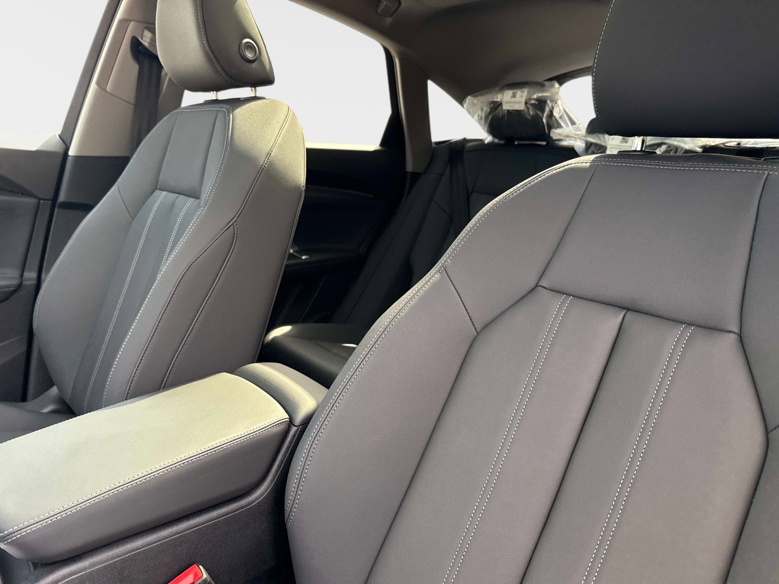 New 2026 Daytona Gray Pearl Effect Audi Premium image 19