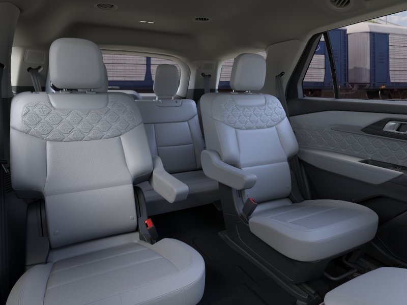 New 2026 Star White Metallic Tri-Coat Ford Platinum™ image 11