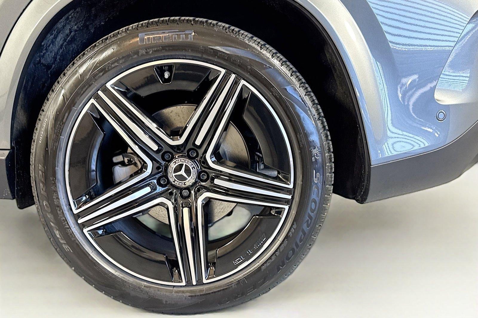 New 2026 Selenite Grey Metallic Mercedes-Benz GLE 450 image 29