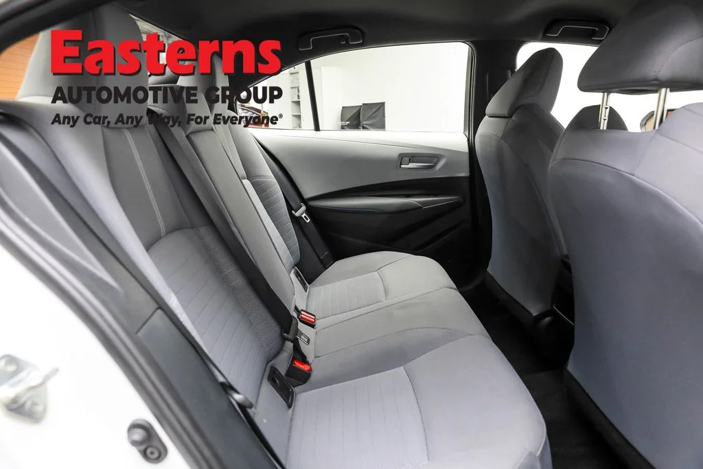 Used 2022 White Toyota SE image 21