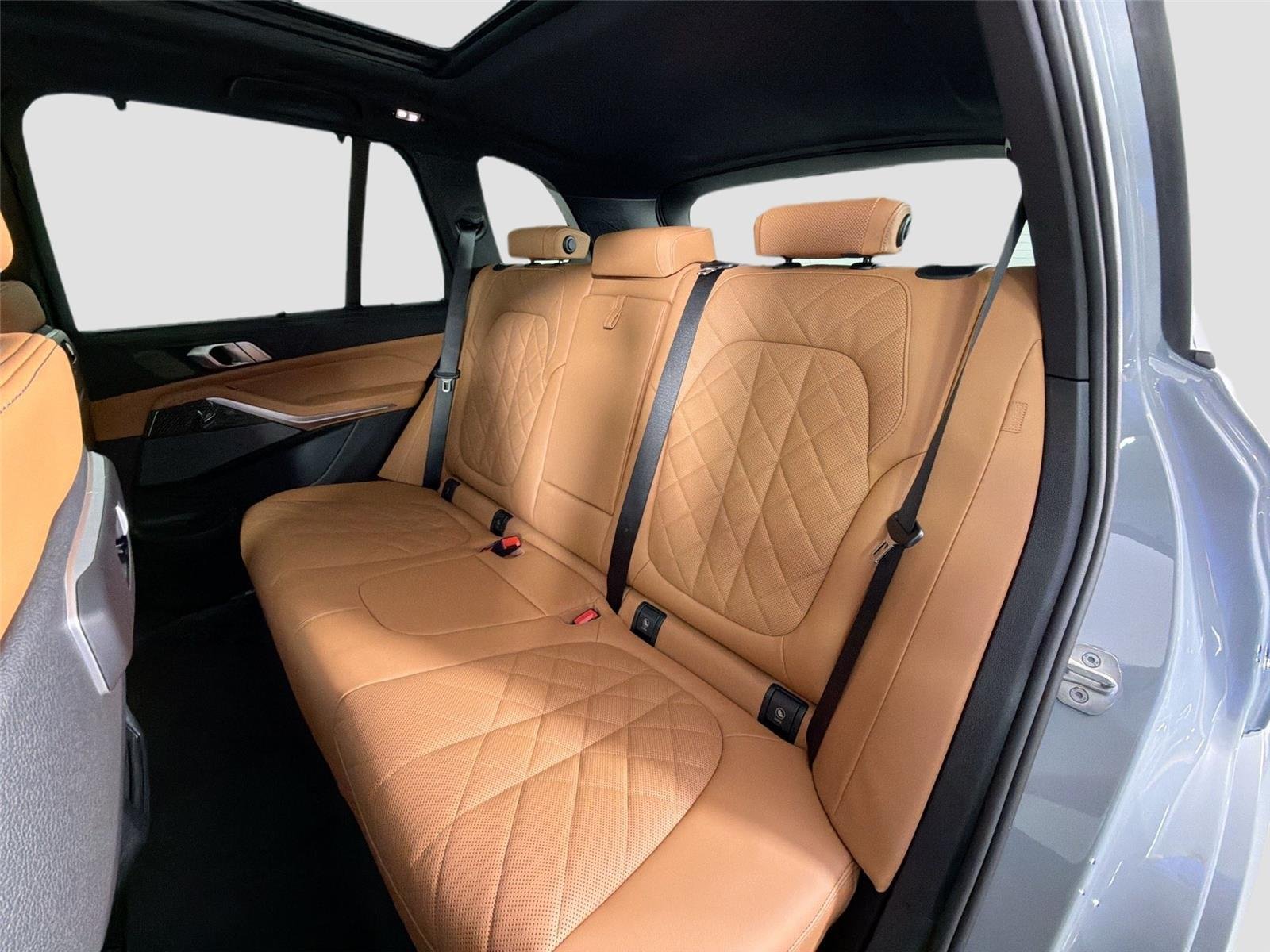 New 2026 Brooklyn Grey Metallic BMW M60i image 26
