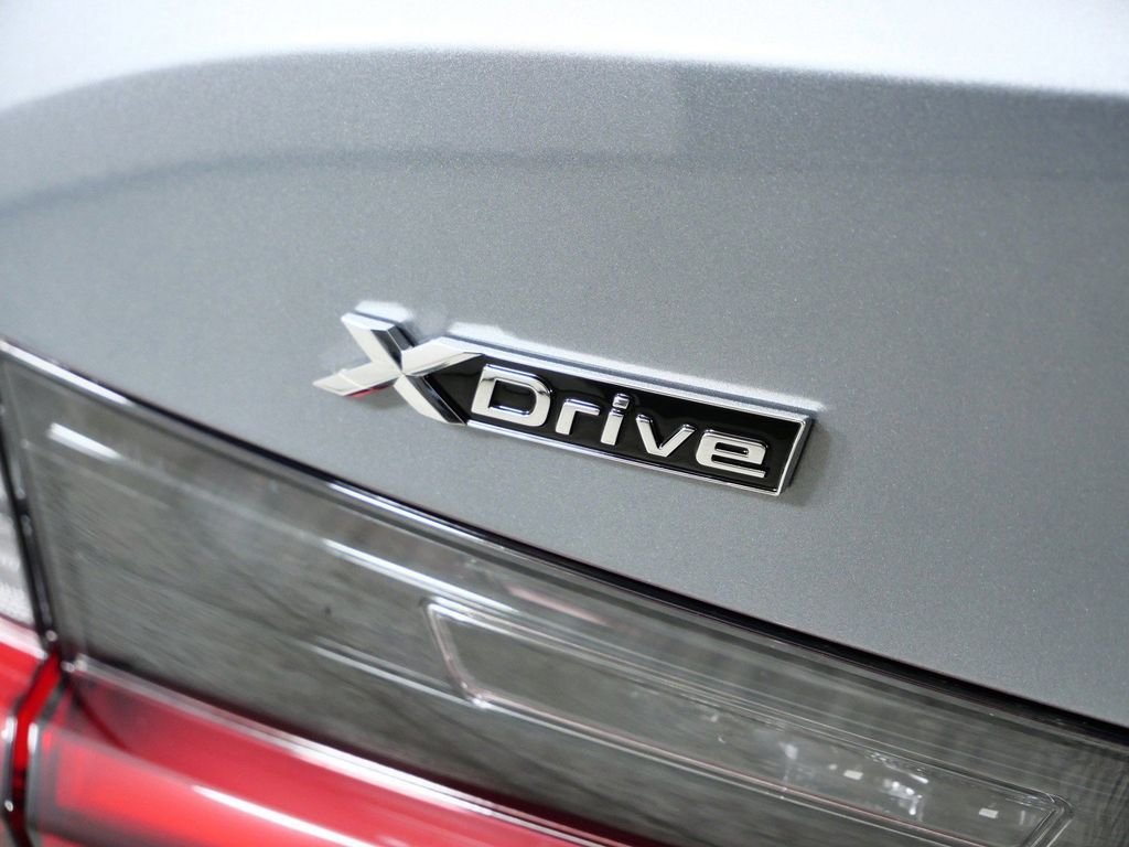 Used 2026 Skyscraper Grey Metallic BMW 330i xDrive image 14