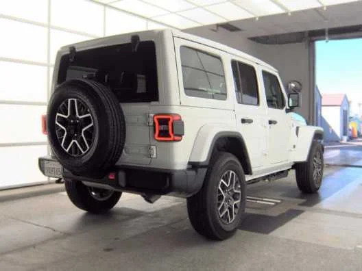 Used 2026 Bright White Clearcoat Jeep Sahara image 4