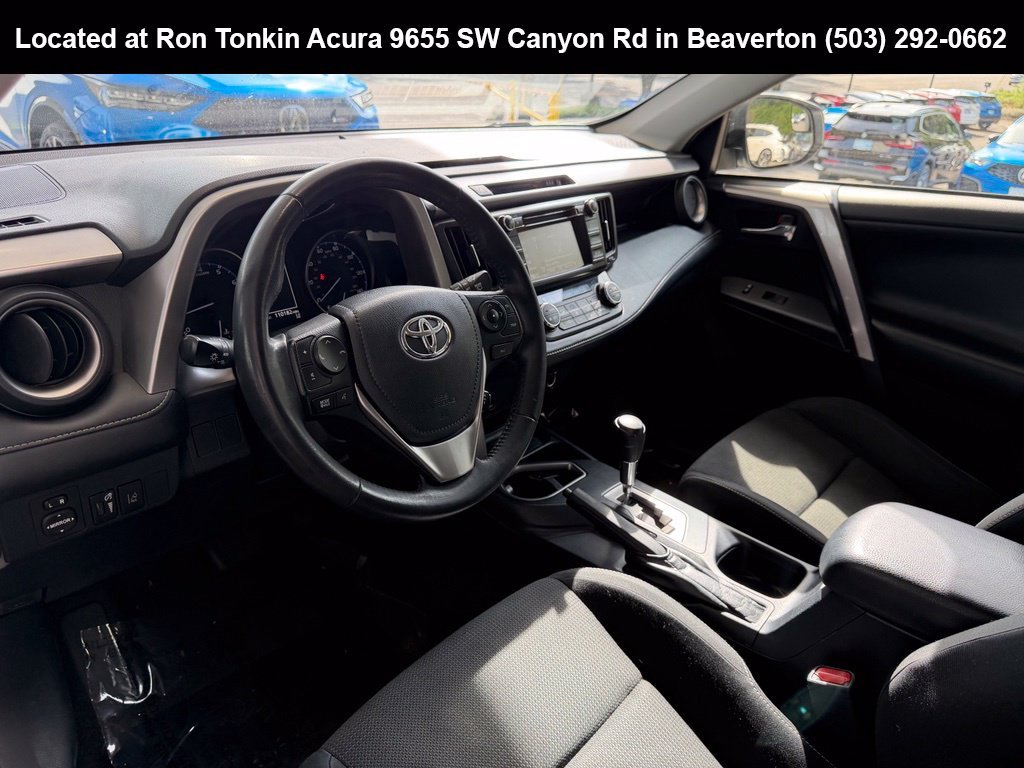 Used 2018 Super White Toyota XLE image 15