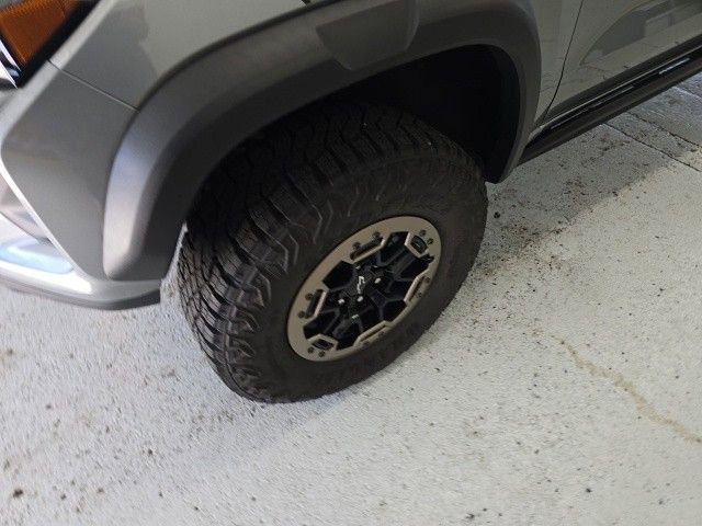 2023 Chevrolet Colorado ZR2 - Photo 9