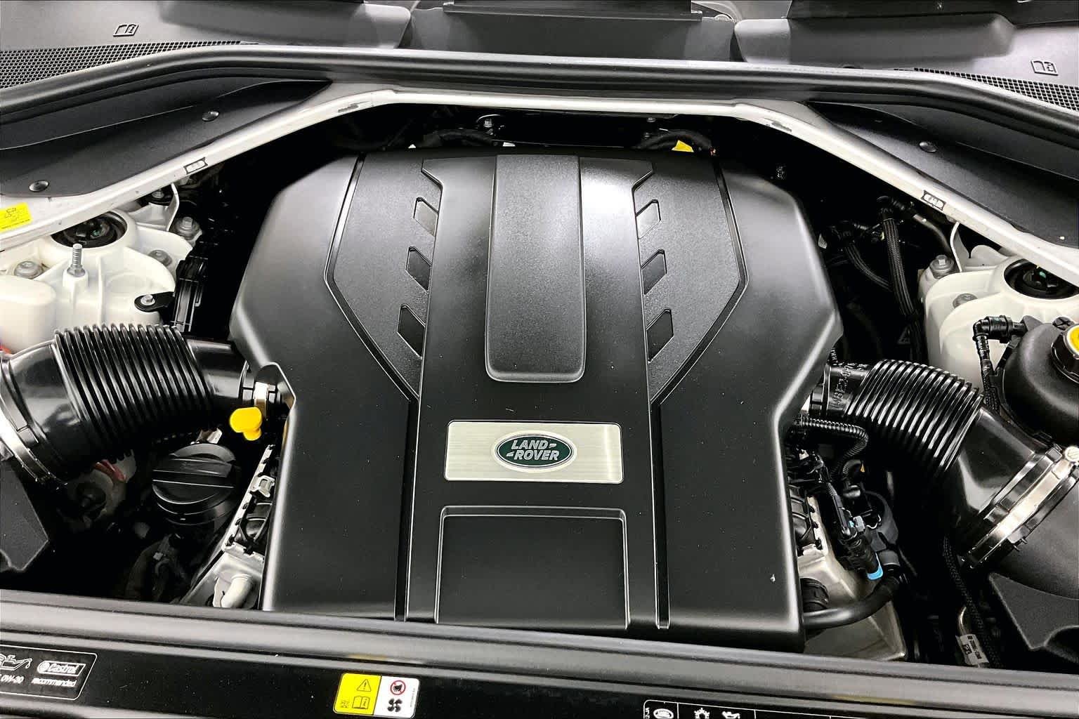 Used 2023 Fuji White Land Rover SE image 30