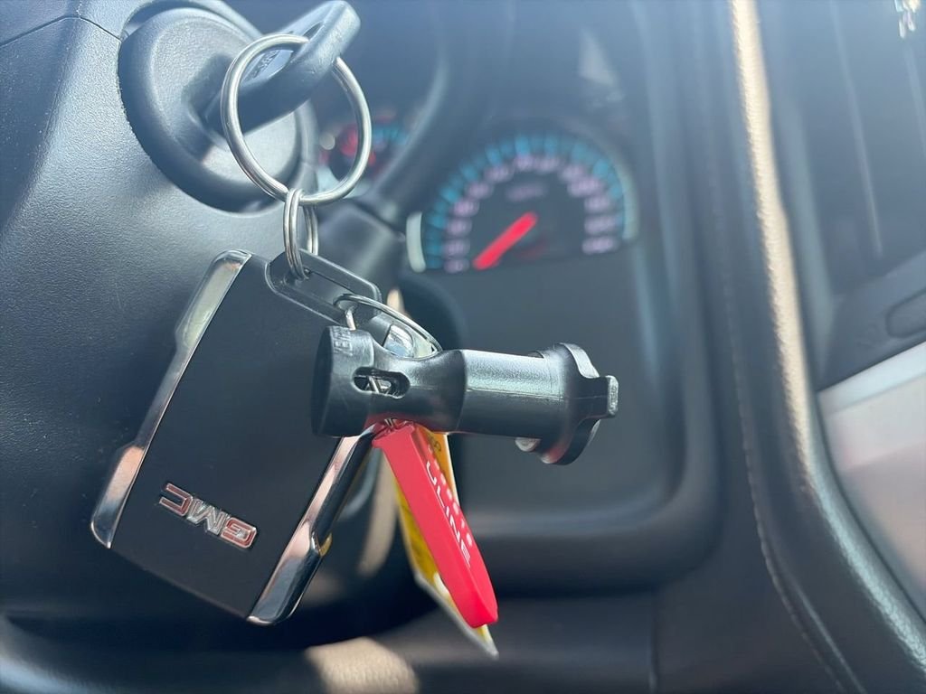 Used 2018 Silver GMC SLT image 26