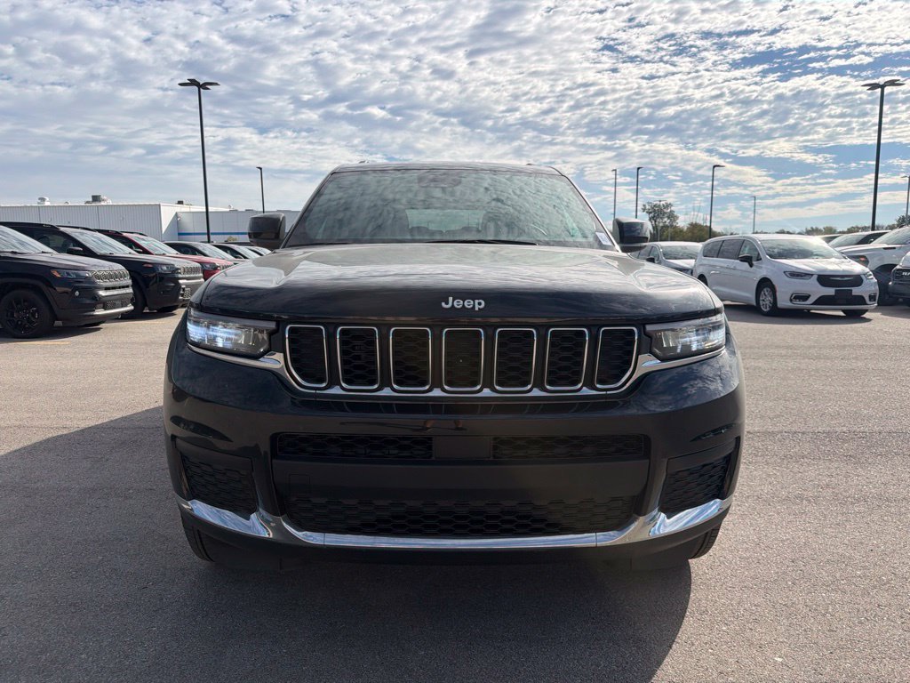 Used 2025 Jeep Grand Cherokee L Laredo with VIN 1C4RJKAG8S8630672 for sale in Kansas City