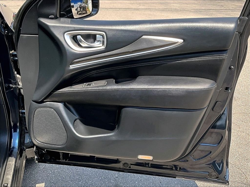 Used 2020 Hermosa Blue INFINITI LUXE image 12