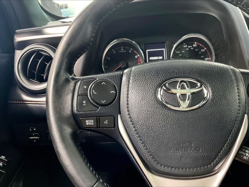 Used 2018 Silver Toyota SE image 23