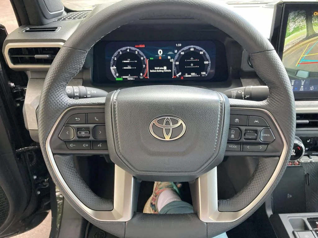 Used 2025  Toyota Trailhunter image 19