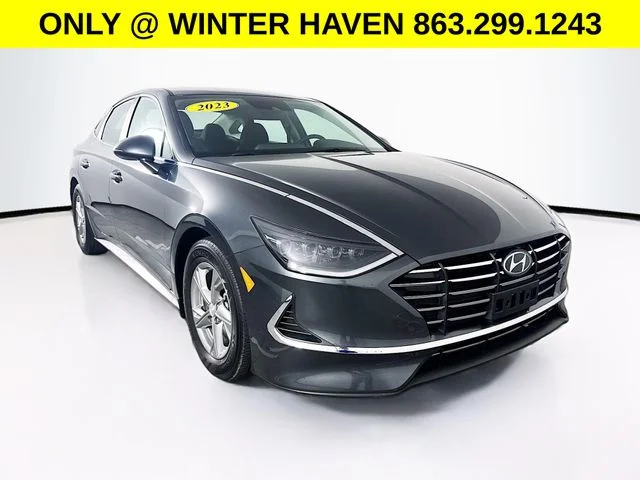 Used 2023 Gray Hyundai SE image 1