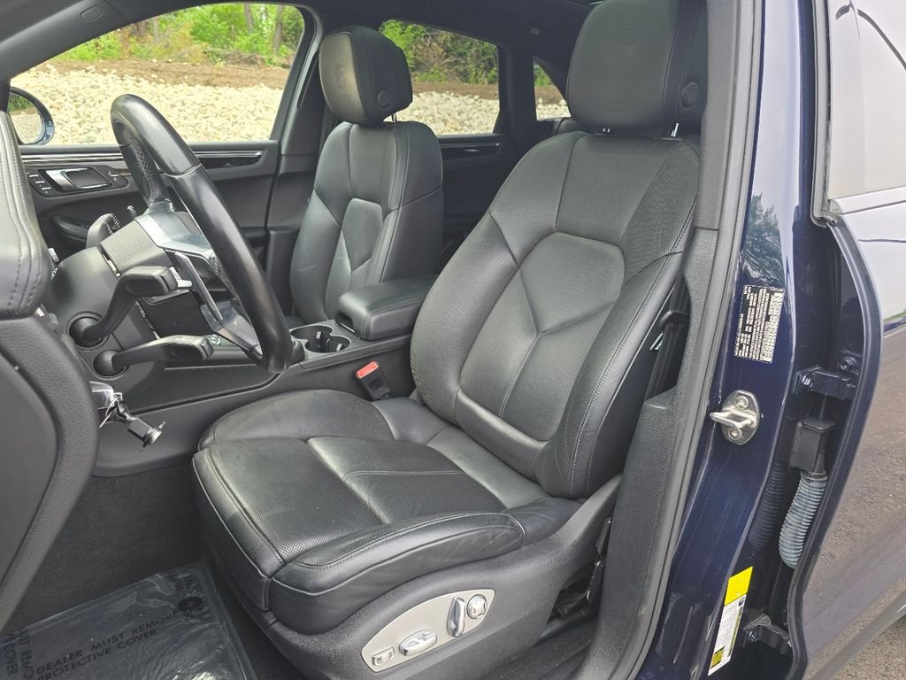 Used 2020  Porsche S image 5