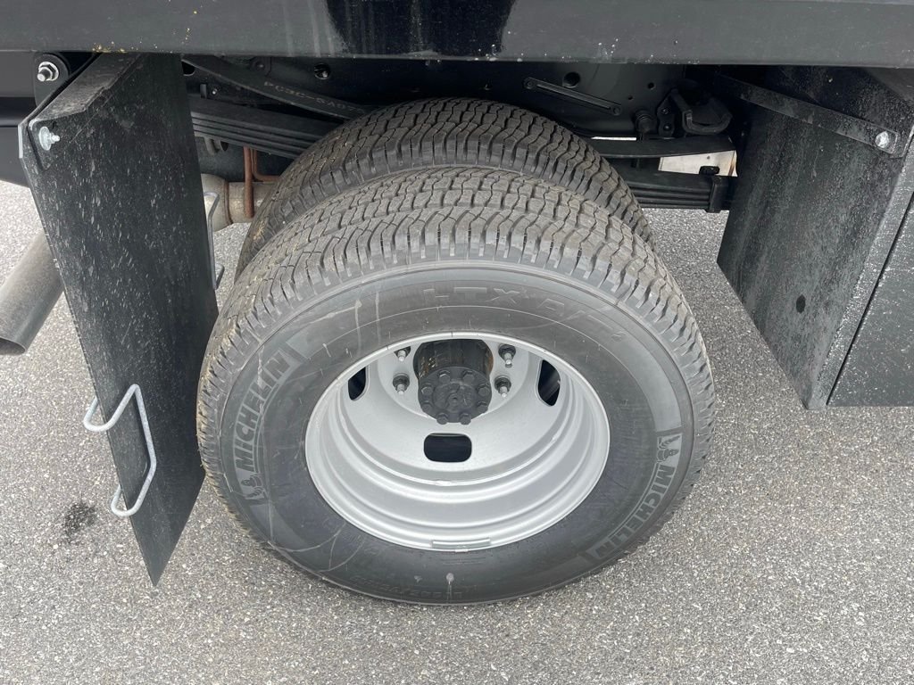 New 2026 Oxford White Ford F-350® XL image 12