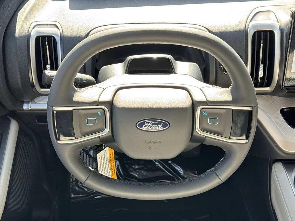 New 2026 Star White Metallic Tri-Coat Ford Active image 25