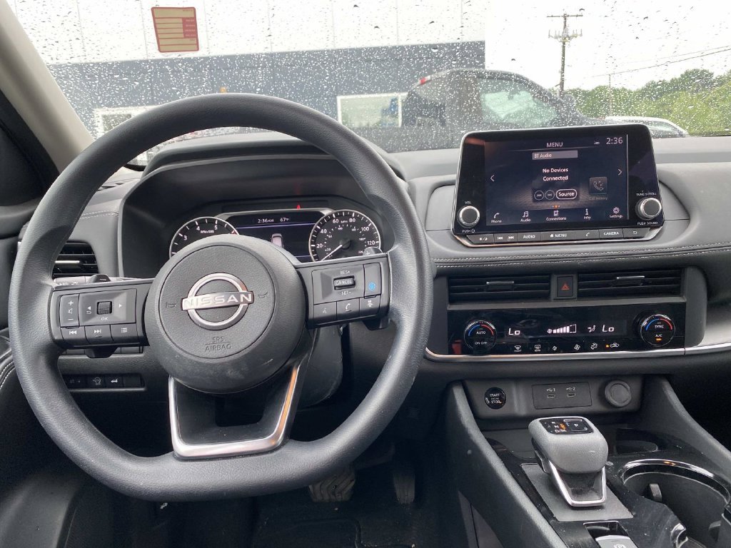 2024 Nissan Rogue SV - Photo 11