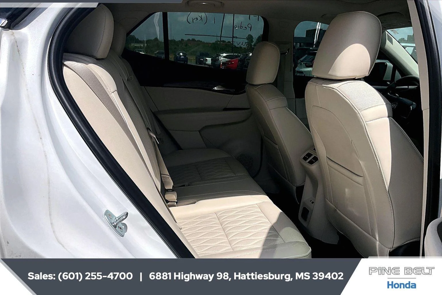 Used 2023 White Frost Tricoat Buick Avenir image 3