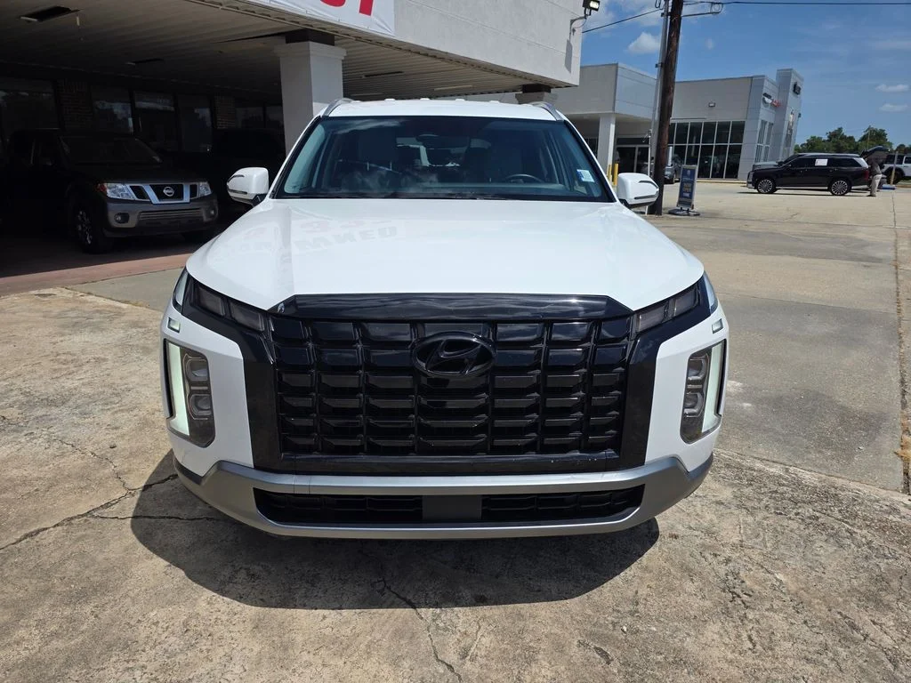 Used 2025 White Hyundai SEL image 10
