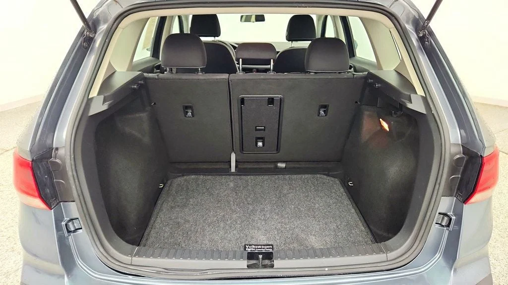 Used 2022 Platinum Gray Metallic Volkswagen S FWD image 18