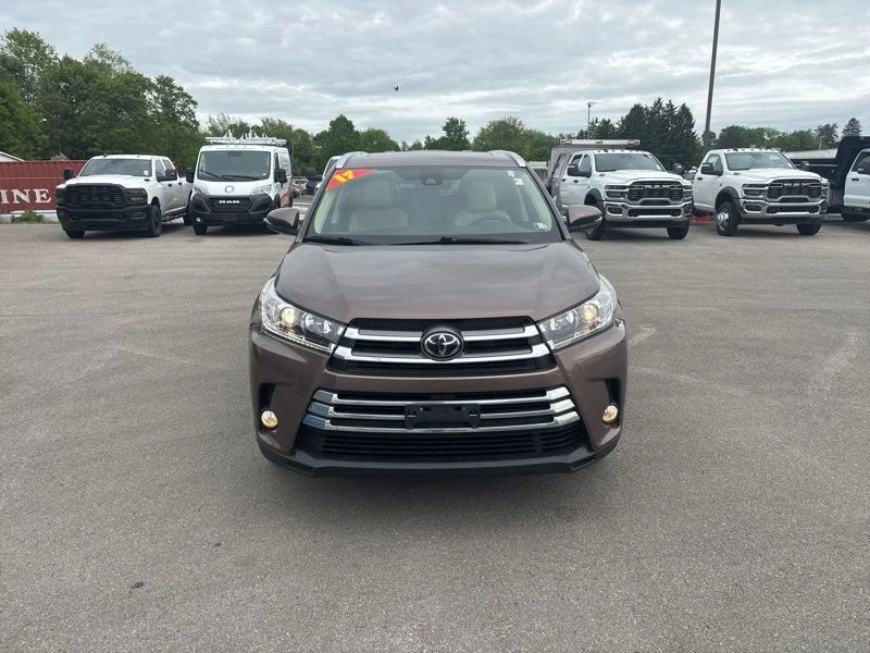 Used 2017 Brown Toyota Limited image 8