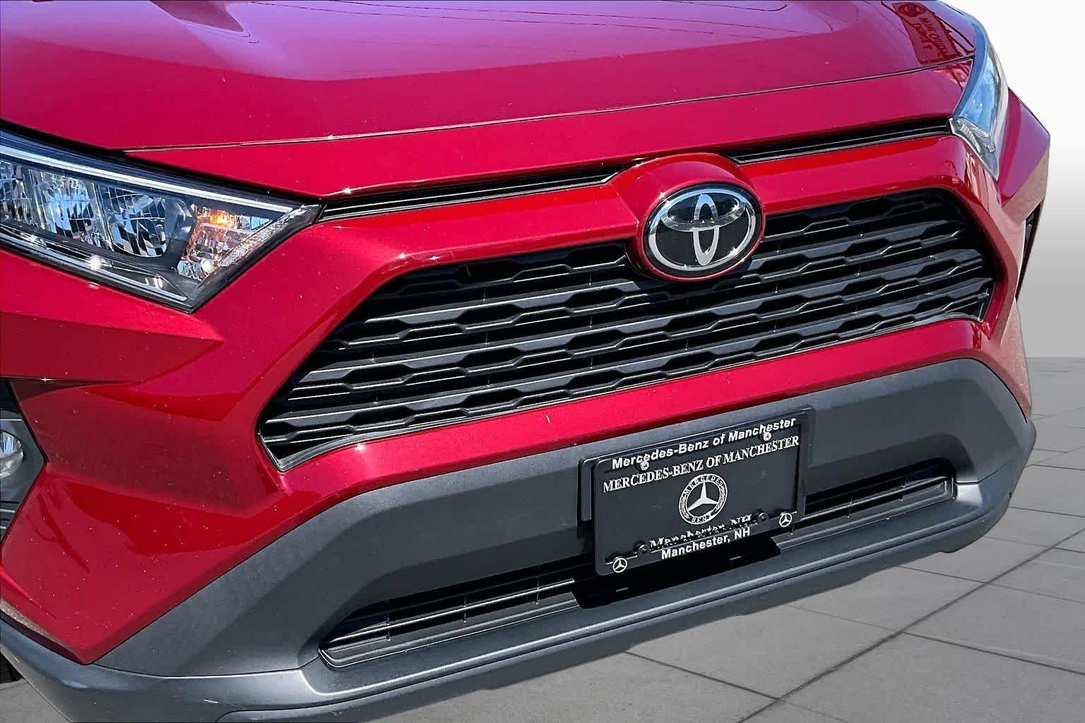 Used 2020 Ruby Flare Pearl Toyota XLE image 31