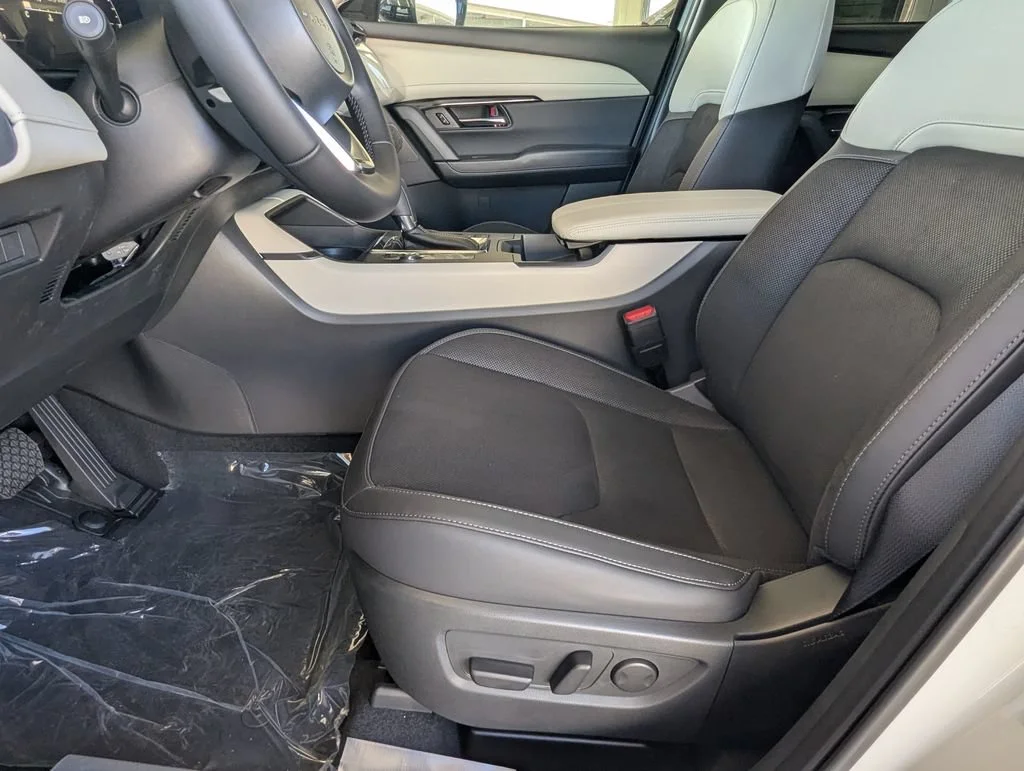 Used 2026 White Mazda 2.5 S Preferred image 9