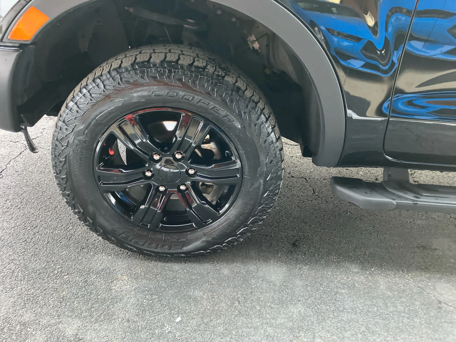 Used 2022 Shadow Black Ford XL image 7