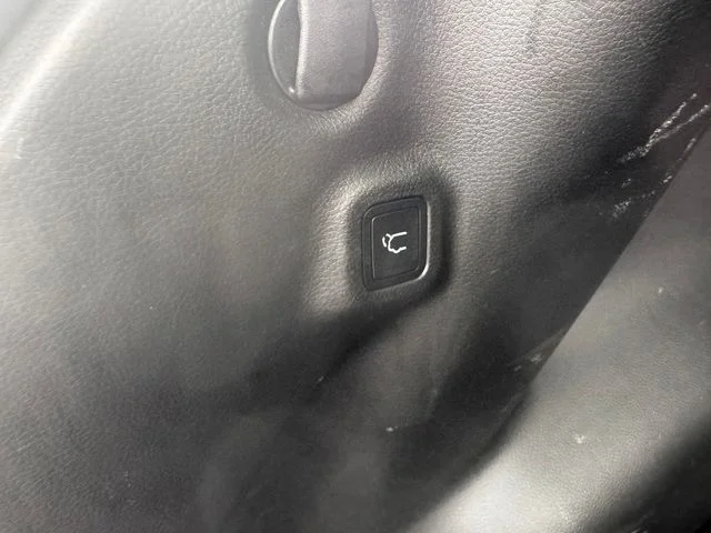 Certified Used 2025 Silver Jeep Limited image 18