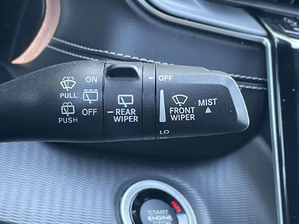 Used 2024 Silver Jeep Altitude X image 30