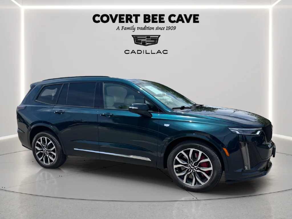 Used 2025 Green Cadillac Sport image 12