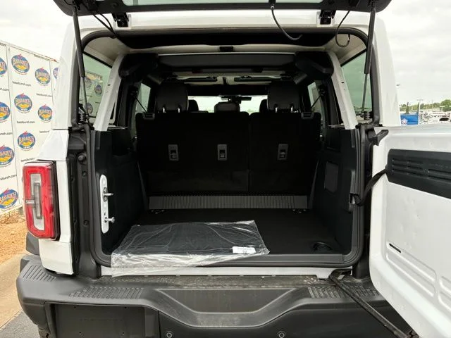 New 2026 Oxford White Ford Badlands image 6