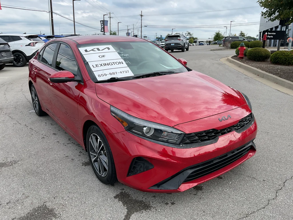 Used 2022 Currant Red Kia LXS image 2
