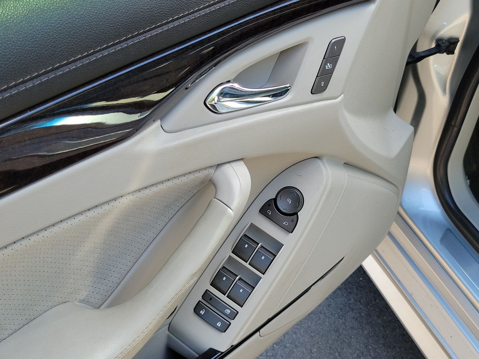 Used 2012 Silver Cadillac Base image 10