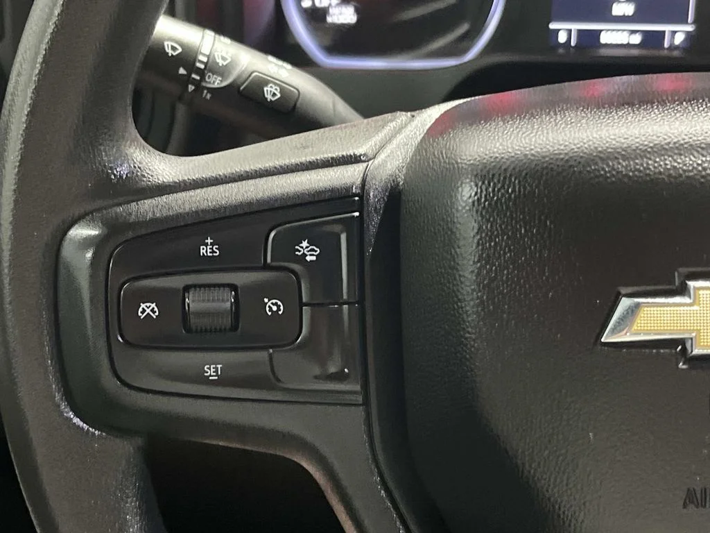 Used 2023 Glacier Blue Metallic Chevrolet Custom image 17