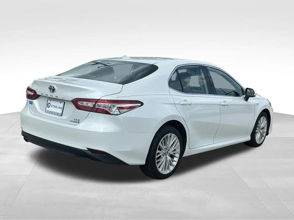 Used 2020 Beige Toyota XLE image 11