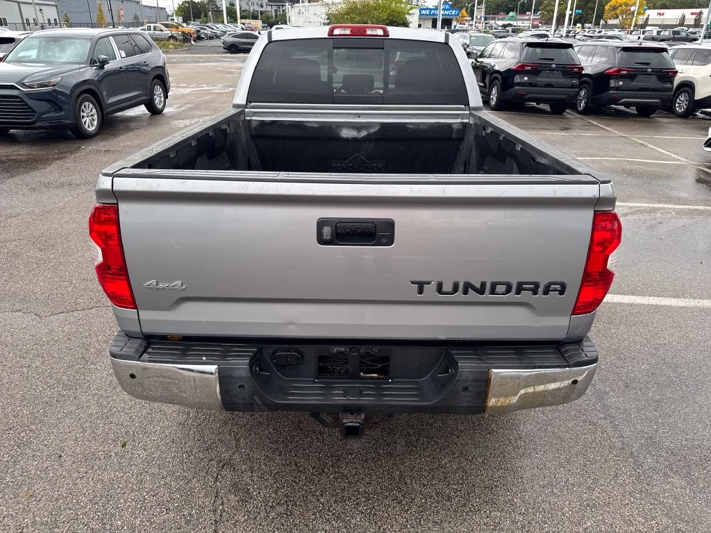 Used 2015 Silver Toyota SR5 image 6