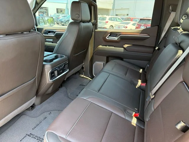 Used 2025 White GMC Denali image 22