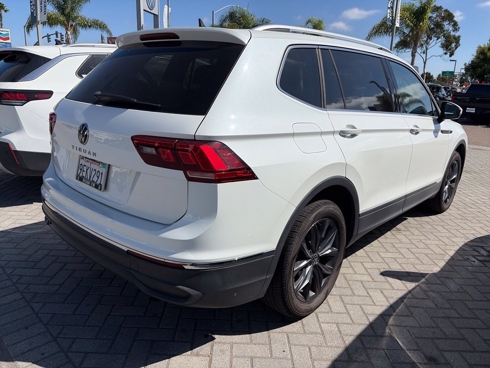 Certified Used 2023 Opal White Volkswagen 2.0T SE image 4