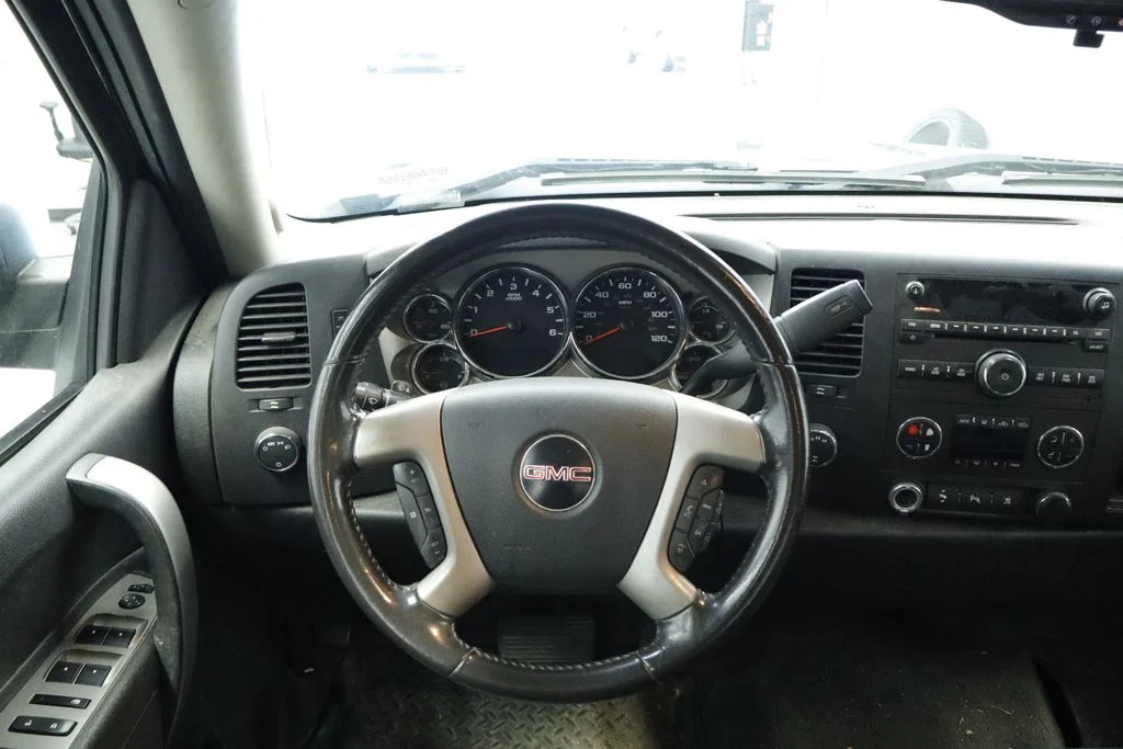 Used 2011 Black GMC SLE image 21