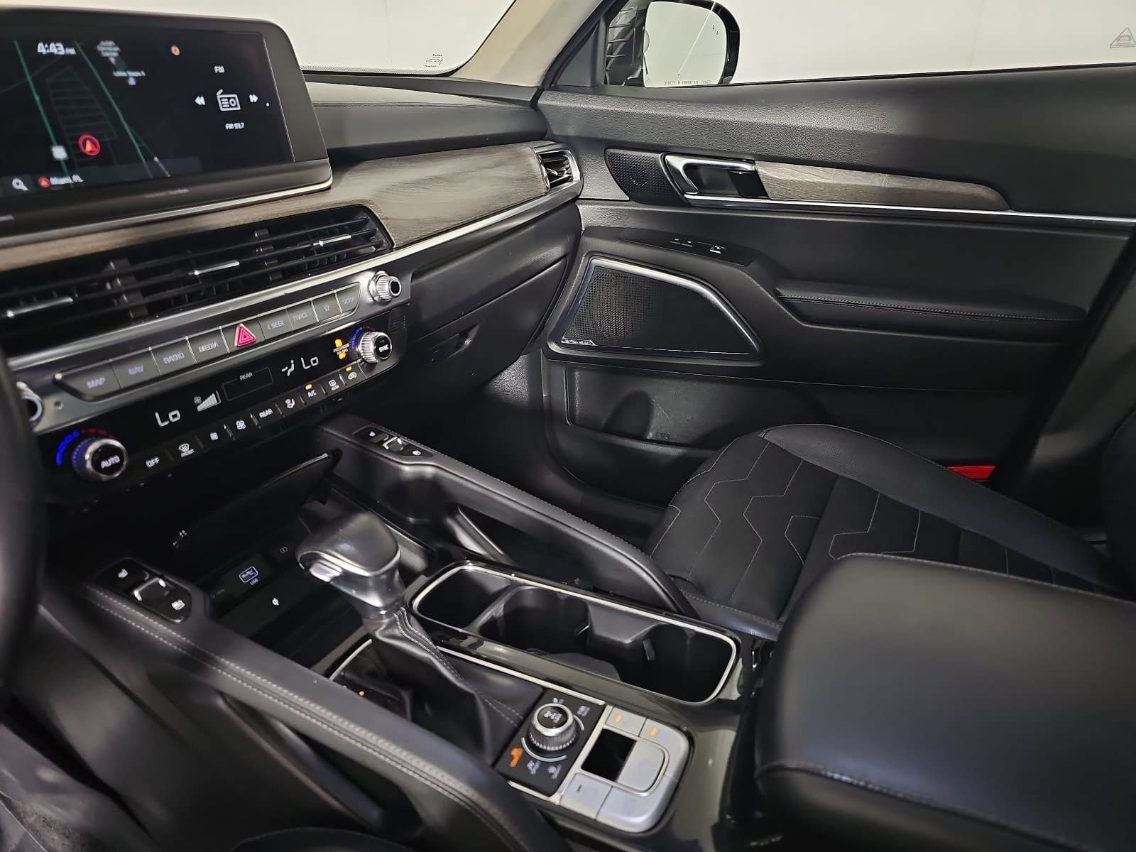 Used 2022 Black Kia SX image 25