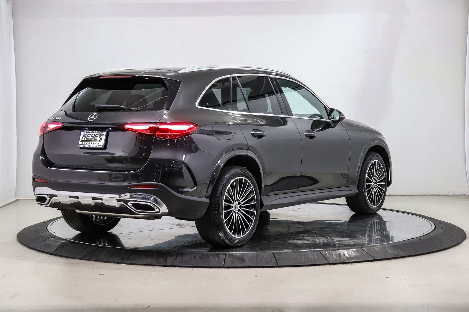 Certified Used 2026 Graphite Grey Metallic Mercedes-Benz GLC 300 image 4