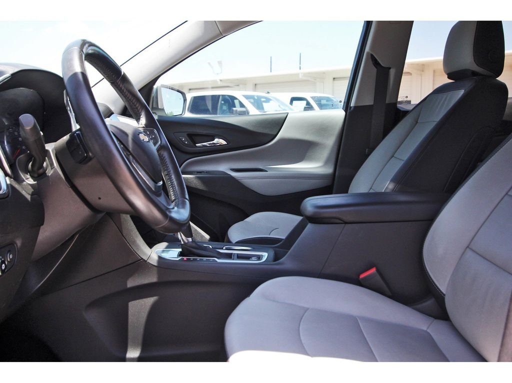Used 2021 White Chevrolet Premier image 29